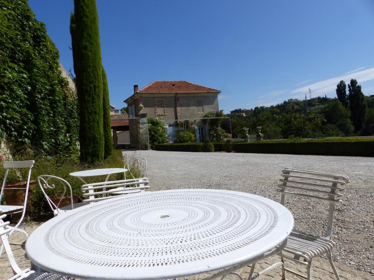 Château du Grand Jardin Valensole Exterior foto